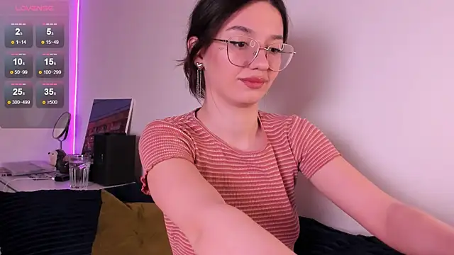 Snapshot of miabellee_ chatting on 29, 4, 2026 miabellee online show from 29, 4, 2026