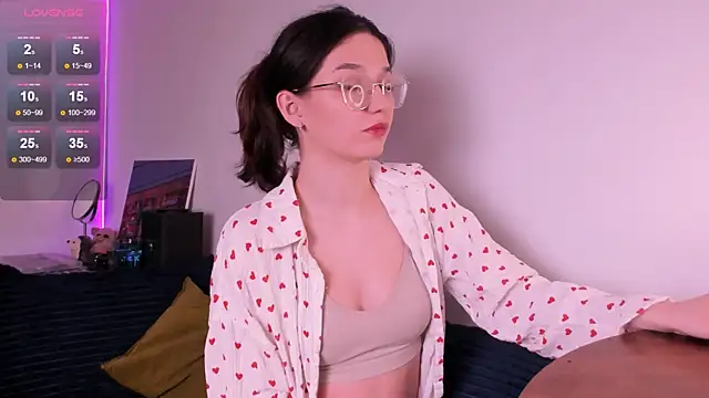 Snapshot of miabellee_ chatting on 30, 4, 2026 miabellee online show from 30, 4, 2026