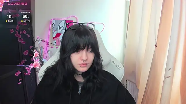 Snapshot of Emma_Darkkk chatting on 25, 2, 2026 Emma Darkkk online show from 25, 2, 2026