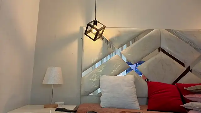 karlaa megan online show from 14, 4, 2026