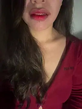 QuynhAnh 2k1 online show from 14, 2, 2026