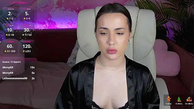 Snapshot of OliviaMoore_ chatting on 4, 3, 2026 OliviaMoore online show from 4, 3, 2026