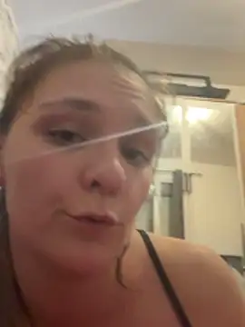 Ninafrisson online show from 4, 2, 2026