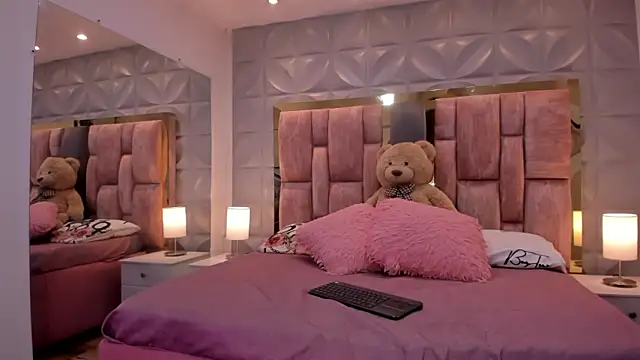 Paris Velvet online show from 20, 3, 2026