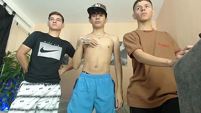 Snapshot of DesiresOfOlympus_ chatting on 2, 2, 2026 DesiresOfOlympus online show from 2, 2, 2026