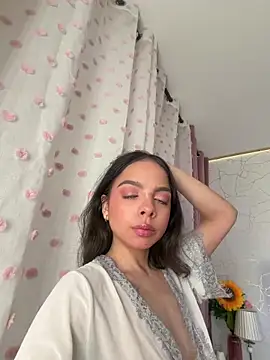 Snapshot of BambiRoses chatting on 11, 5, 2026 BambiRoses online show from 11, 5, 2026