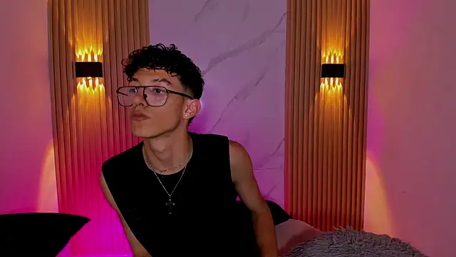 Snapshot of Christopher_Hunter chatting on 13, 2, 2026 Christopher Hunter online show from 13, 2, 2026