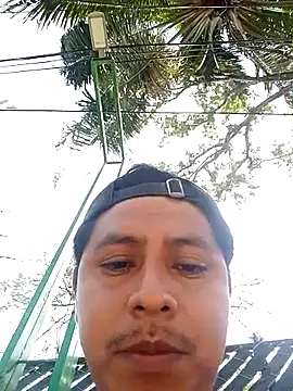 Snapshot of elburrotio chatting on 13, 4, 2026 elburrotio online show from 13, 4, 2026