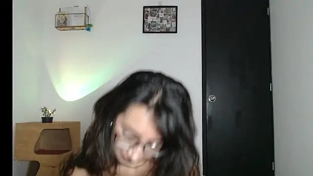 Snapshot of elizabethruss1 chatting on 16, 5, 2026 elizabethruss1 online show from 16, 5, 2026