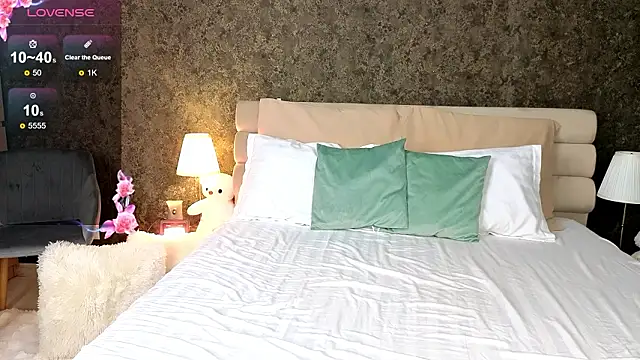 AuraM00n online show from 24, 3, 2026