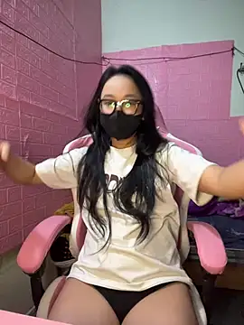 Snapshot of Leeeiuu chatting on 22, 2, 2026 Leeeiuu online show from 22, 2, 2026