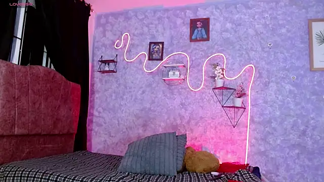 Everlin  Hot  online show from 27, 3, 2026