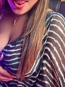 Snapshot of queen-panda chatting on 24, 2, 2026 queen-panda online show from 24, 2, 2026