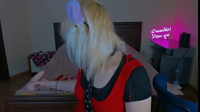 hannah kitty punk online show from 13, 4, 2026