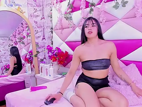 Aysha Love  online show from 6, 2, 2026