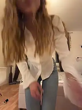 romyxxs online show from 4, 4, 2026