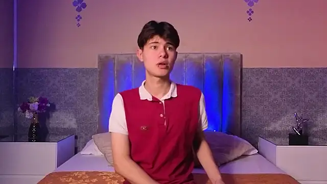 Snapshot of Derek_Sinn chatting on 19, 2, 2026 Derek Sinn online show from 19, 2, 2026