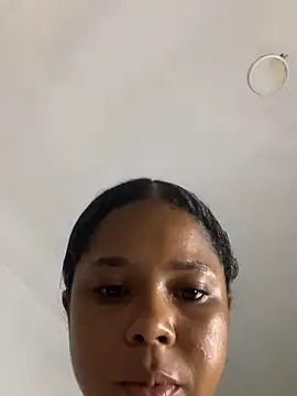 LIA PARKERR online show from 5, 4, 2026