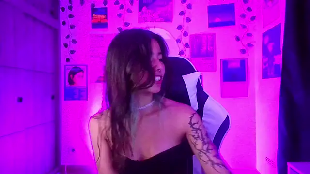 Snapshot of IvyStone_ chatting on 17, 4, 2026 IvyStone online show from 17, 4, 2026