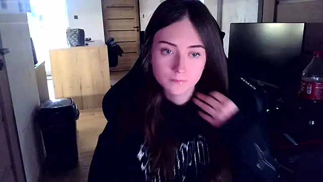 karlaluuvv online show from 9, 4, 2026