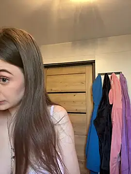 karlaluuvv online show from 17, 4, 2026