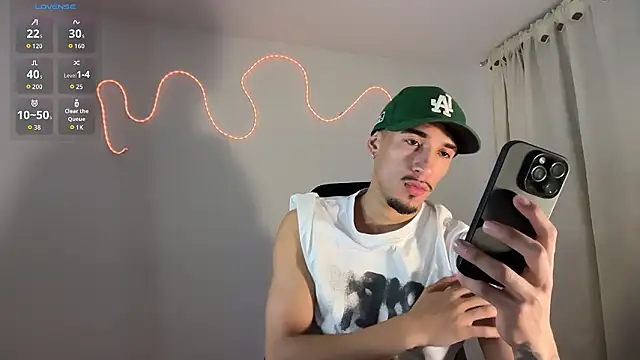 Snapshot of rafael_stone11 chatting on 15, 2, 2026 rafael stone11 online show from 15, 2, 2026