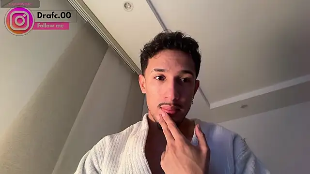 Snapshot of rafael_stone11 chatting on 4, 7, 2026 rafael stone11 online show from 4, 7, 2026