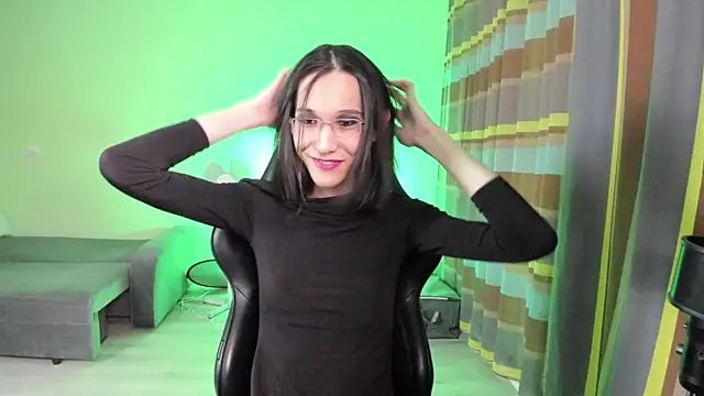 Snapshot of alison_marlowe chatting on 4, 4, 2026 alison marlowe online show from 4, 4, 2026