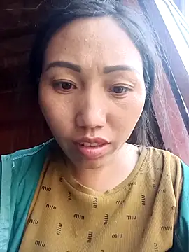 hot-luna- online show from 12, 4, 2026