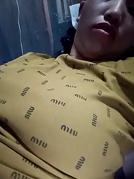 hot-luna- online show from 13, 4, 2026