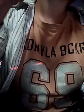 hot-luna- online show from 16, 4, 2026