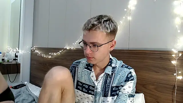 Snapshot of NikiKerryCum chatting on 1, 3, 2026 NikiKerryCum online show from 1, 3, 2026