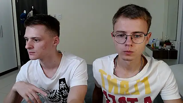 NikiKerryCum online show from 9, 4, 2026