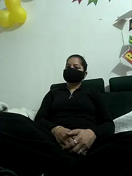 Suhanahotty1 online show from 12, 2, 2026