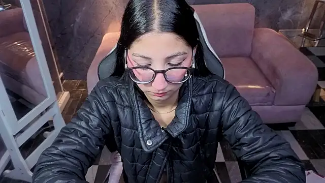 Snapshot of Sophie_jones_b chatting on 28, 2, 2026 Sophie jones b online show from 28, 2, 2026