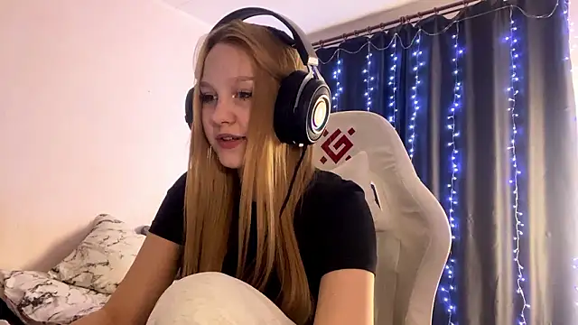 axin burnell online show from 28, 2, 2026