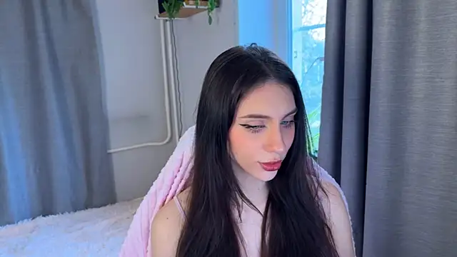 lunawho online show from 13, 4, 2026