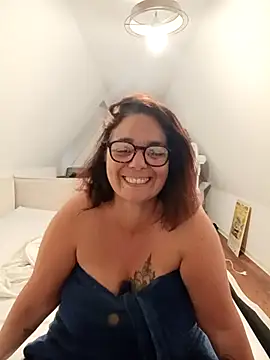 pulpeuse64 online show from 10, 4, 2026