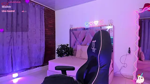 Snapshot of ZAYRA_TAY chatting on 2, 2, 2026 ZAYRA TAY online show from 2, 2, 2026