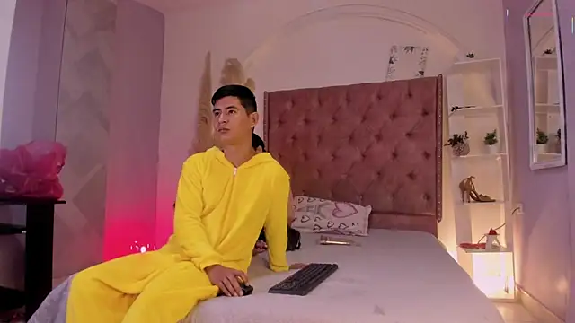 Snapshot of ROUS_AND_ARLEY chatting on 5, 2, 2026 ROUS AND ARLEY online show from 5, 2, 2026