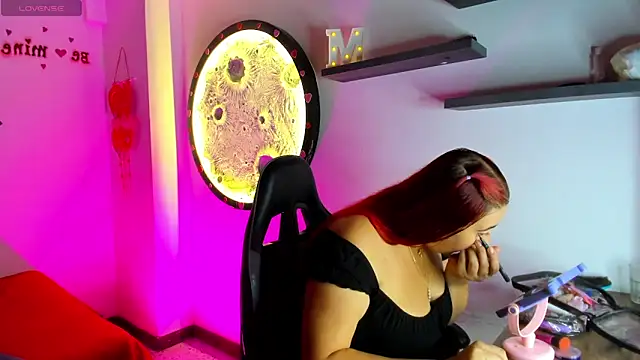 Miaa-Foxx online show from 10, 4, 2026