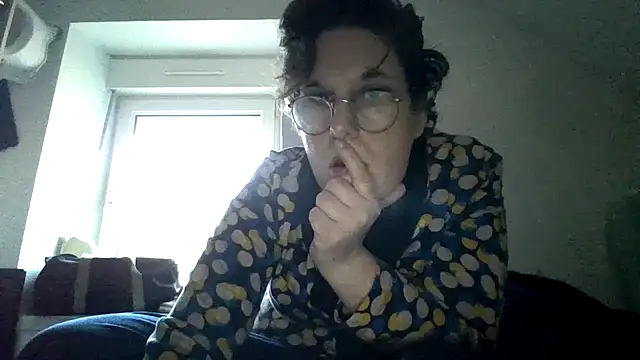 OIseauNoir88 online show from 12, 2, 2026