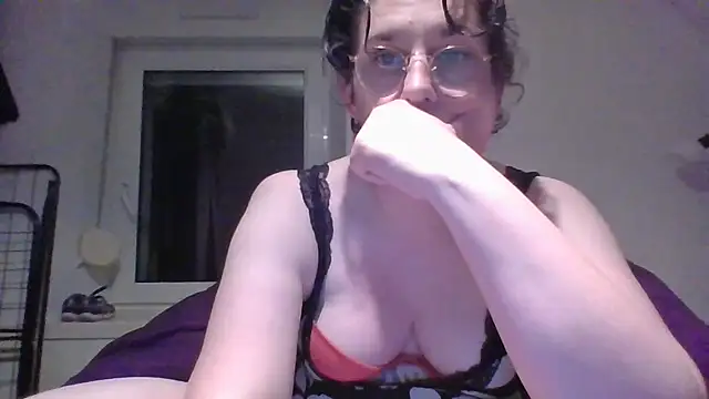 Snapshot of OIseauNoir88 chatting on 3, 4, 2026 OIseauNoir88 online show from 3, 4, 2026