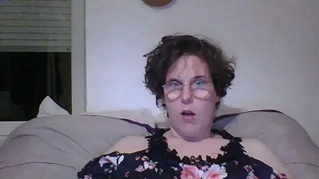 Snapshot of OIseauNoir88 chatting on 22, 4, 2026 OIseauNoir88 online show from 22, 4, 2026