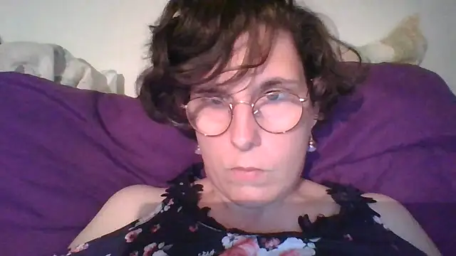 Snapshot of OIseauNoir88 chatting on 8, 5, 2026 OIseauNoir88 online show from 8, 5, 2026