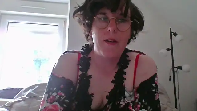 Snapshot of OIseauNoir88 chatting on 10, 5, 2026 OIseauNoir88 online show from 10, 5, 2026