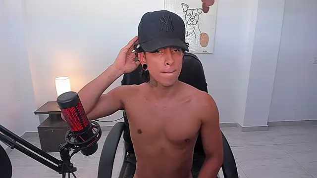 Snapshot of paisa_hotx chatting on 20, 2, 2026 paisa hotx online show from 20, 2, 2026