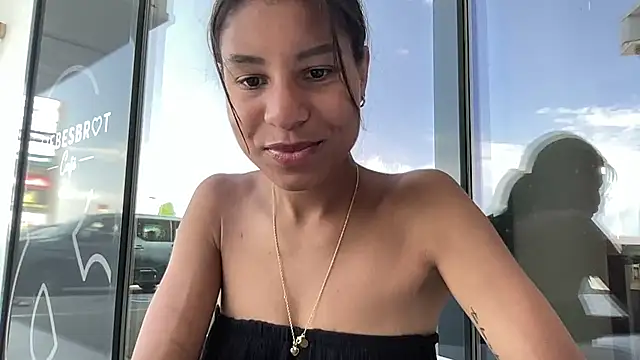 YaraEstelle online show from 24, 5, 2026