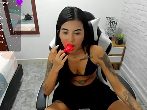 Mia Lover  online show from 21, 2, 2026