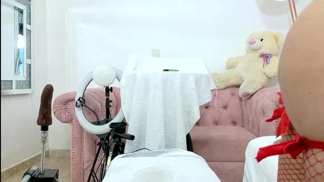 Ashley Jonness  online show from 15, 2, 2026